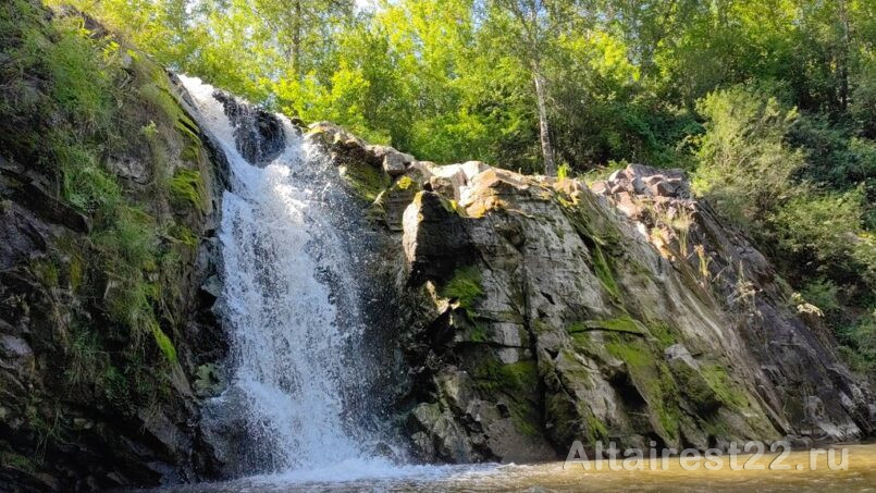 Водопад в с.Пильно.